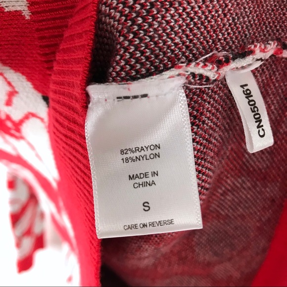 Red floral sweater women's small NY&CO - Picture 3 of 6